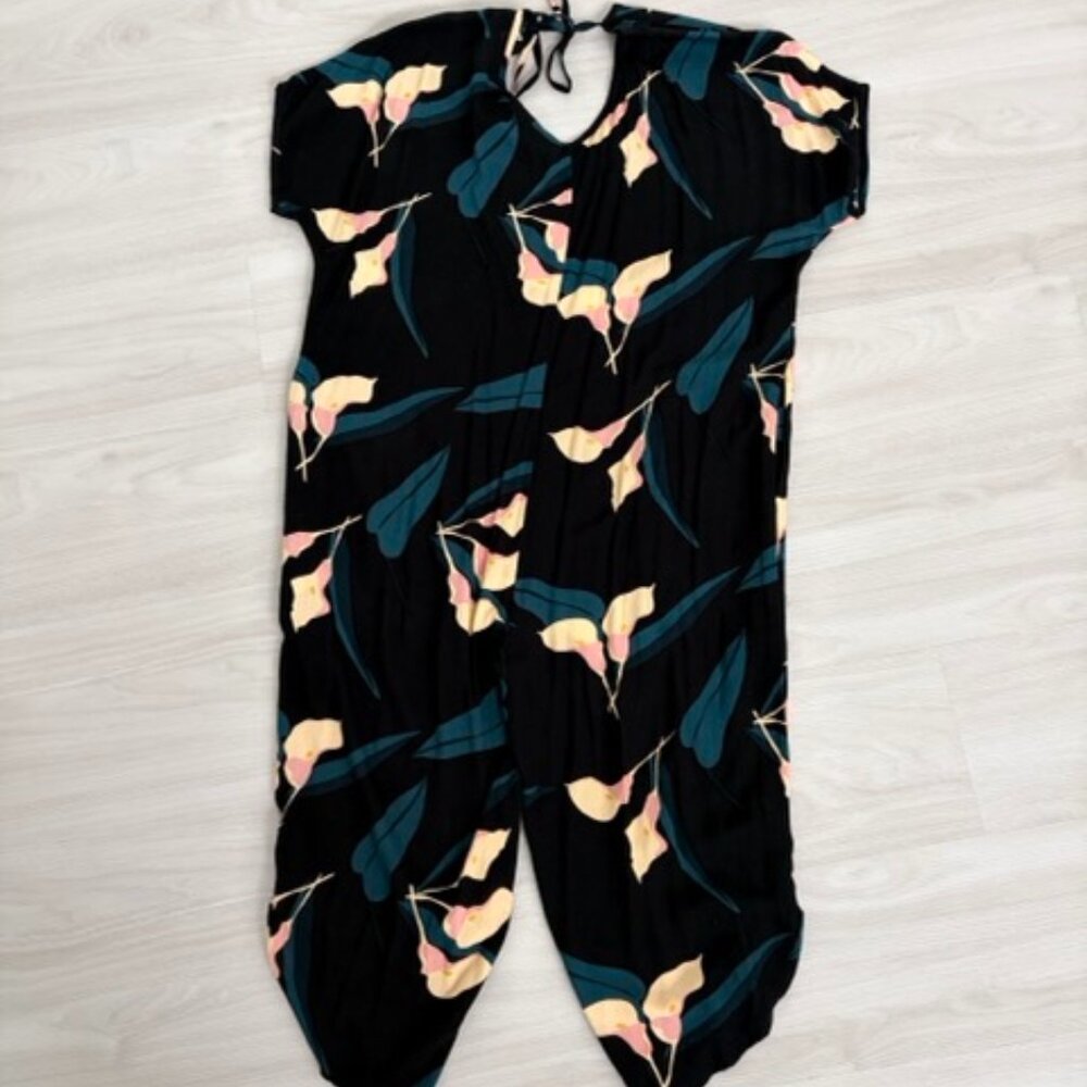 Ava Sky Birkin Style Jumper - Black Anthurium (XS)